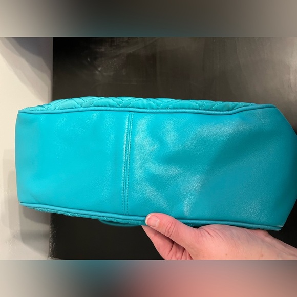 Vera Bradley Vivian Hobo Bag and Matching Wallet - Picture 7 of 8